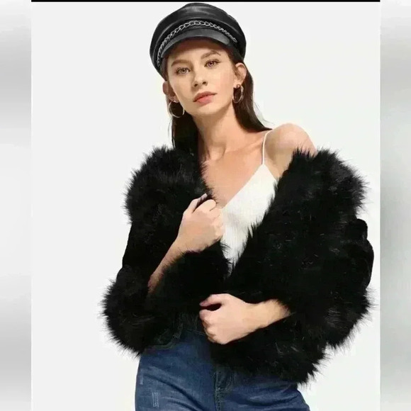 Solid Black Faux Fur Crop Coat SIZE SM/4 - Picture 1 of 10